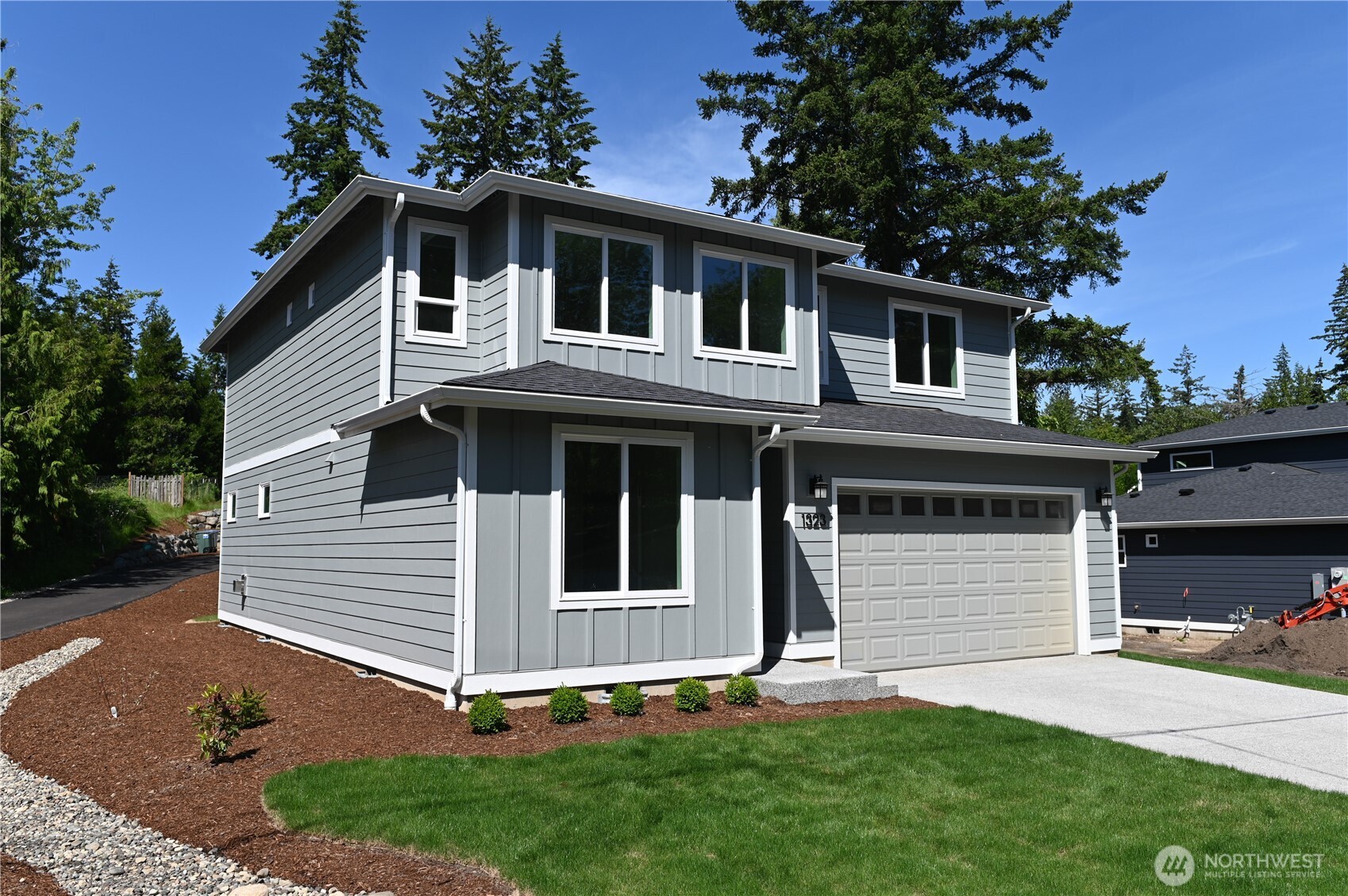 1323 Roland Street