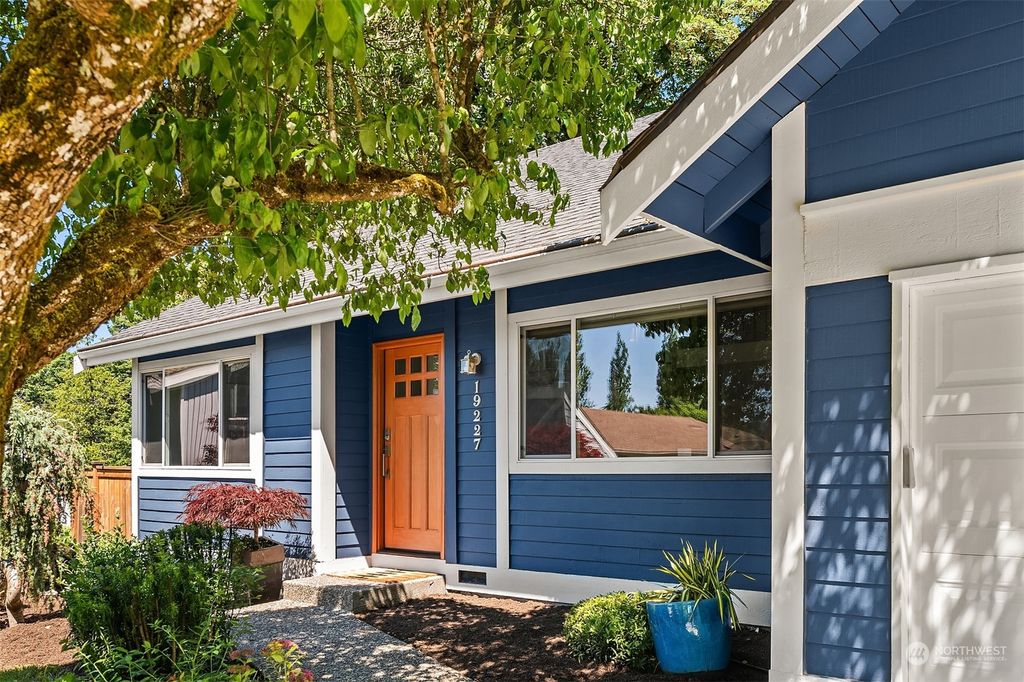 Photo of 19227 35th Place NE, Lake Forest Park, WA 98155 (MLS # 2270662)