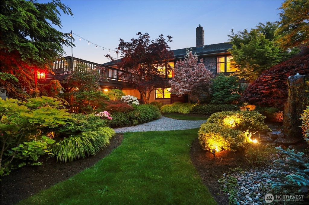 Photo of 819 Hoyt Avenue, Everett, WA 98201 (MLS # 2384359)