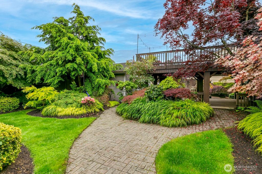 Photo of 819 Hoyt Avenue, Everett, WA 98201 (MLS # 2384359)