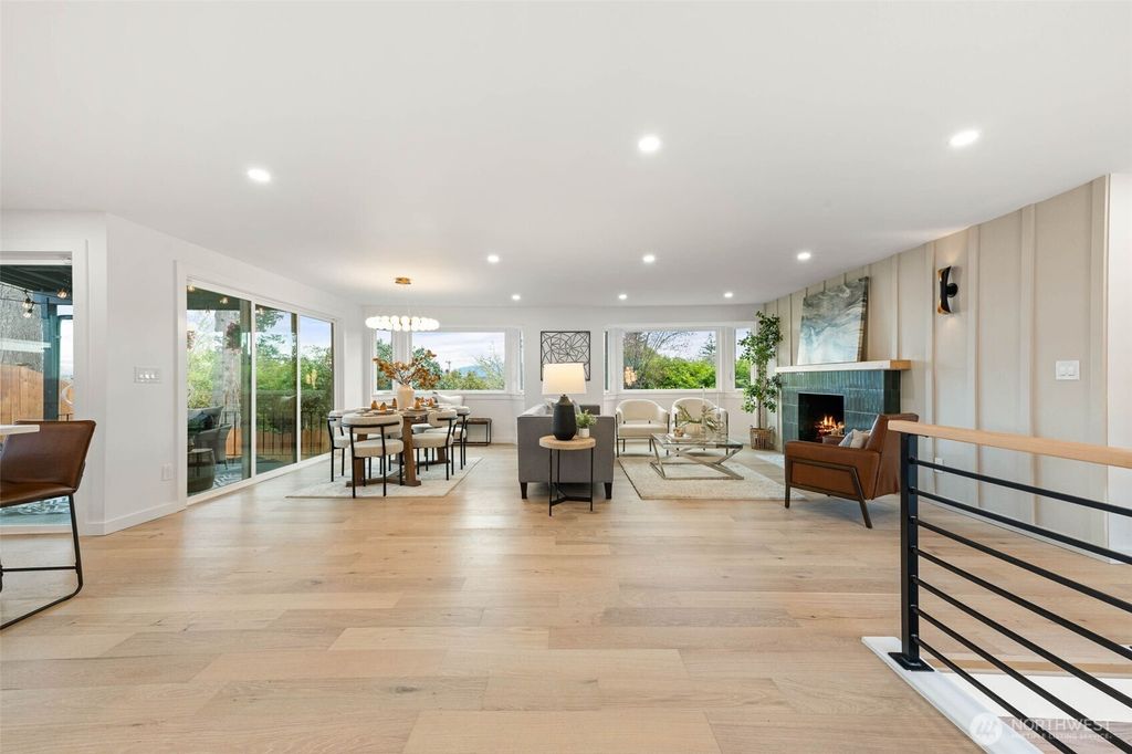 Photo of 16807 NE 6TH Place, Bellevue, WA 98008 (MLS # 2497900)