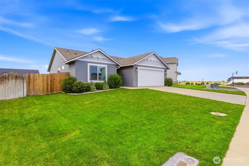 6212 Ramus Ln