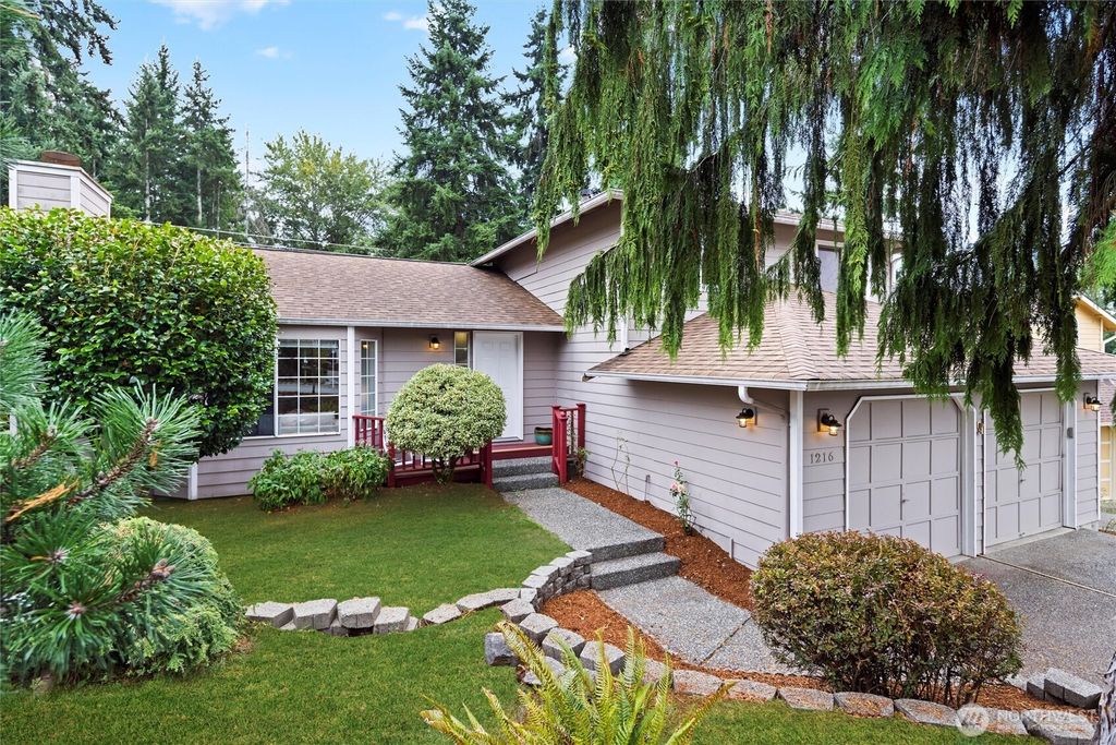 Photo of 1216 211th Place SW, Lynnwood, WA 98036 (MLS # 2332464)