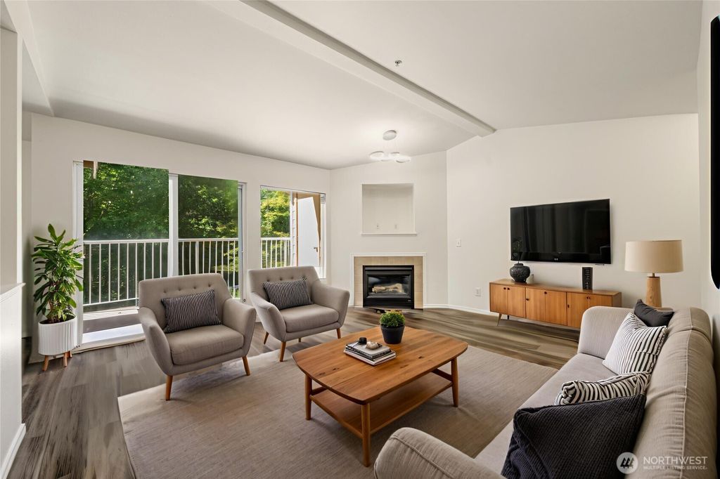 Photo of 710 240th Way SE #J302, Sammamish, WA 98074 (MLS # 2445440)