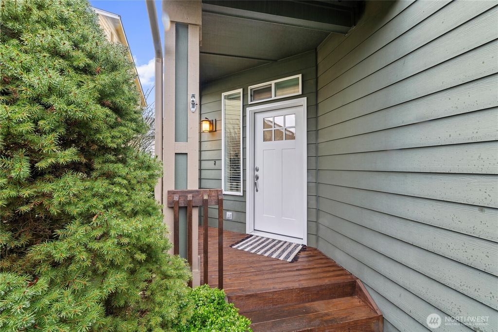 Photo of 319 Shadow Place SE, Renton, WA 98059 (MLS # 2493728)