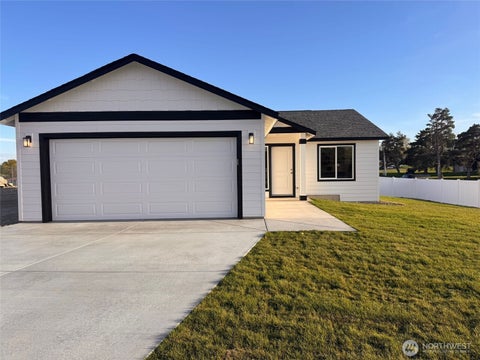Photo of 602 Blair Avenue NE, Royal City, WA 99357 (MLS # 2589225)