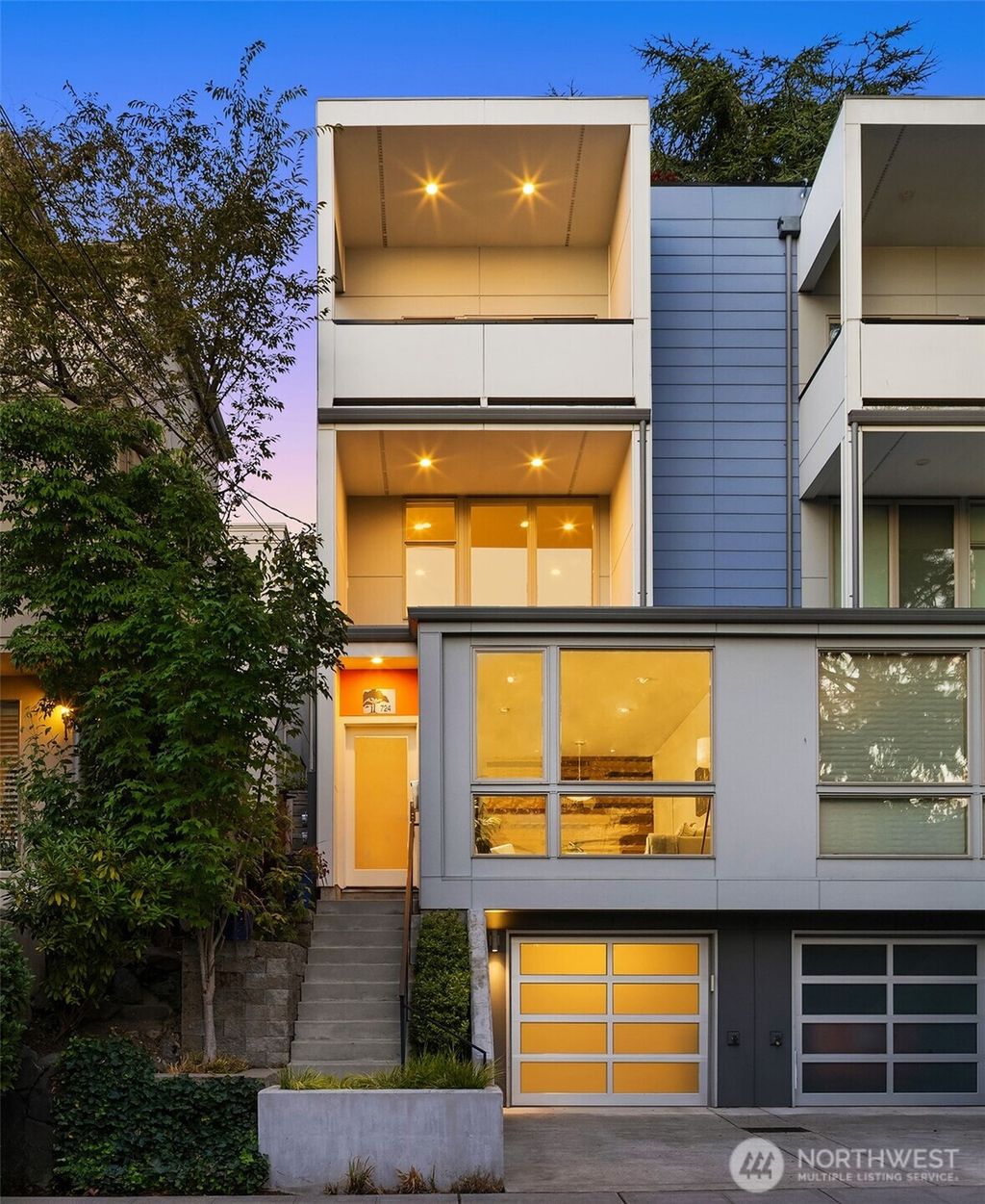 Photo of 724 Belmont Place E, Seattle, WA 98102 (MLS # 2423687)