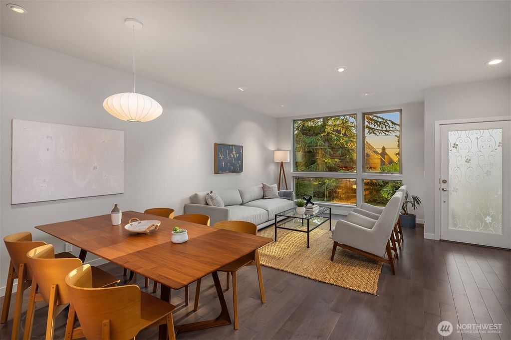 Photo of 724 Belmont Place E, Seattle, WA 98102 (MLS # 2423687)