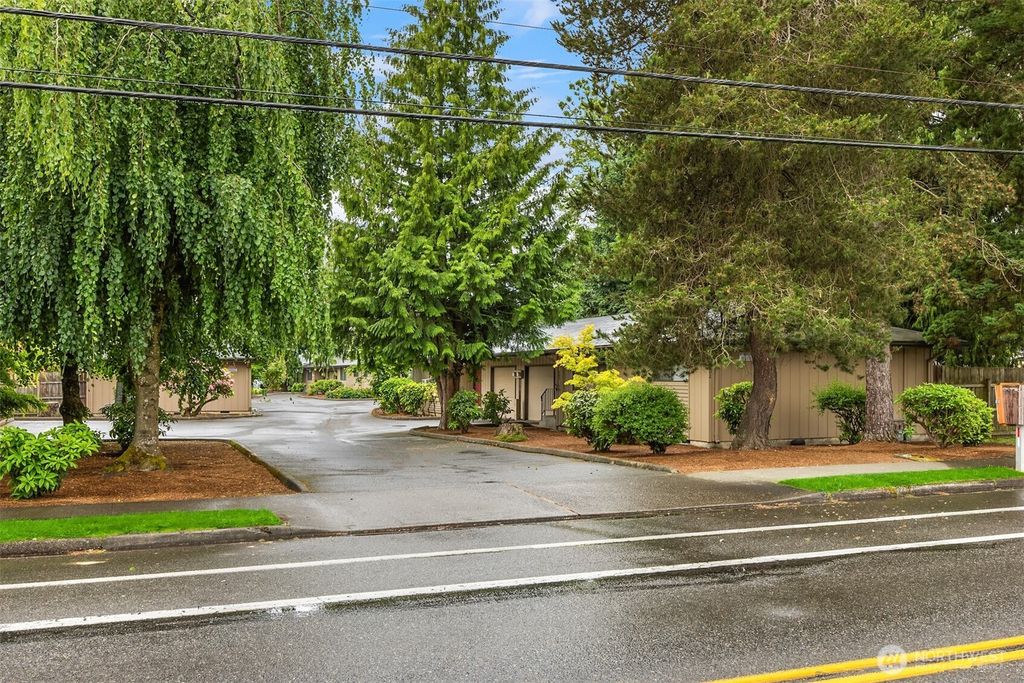 Photo of 802 21st Street SE, Auburn, WA 98002 (MLS # 2394374)