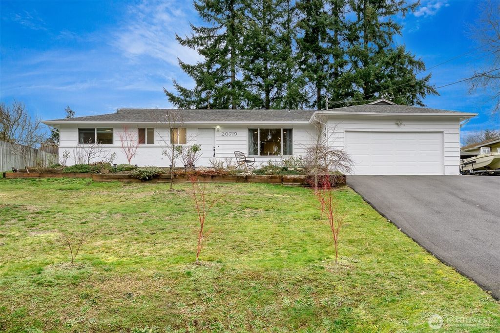 Photo of 20719 Crawford Road, Lynnwood, WA 98036 (MLS # 2336579)