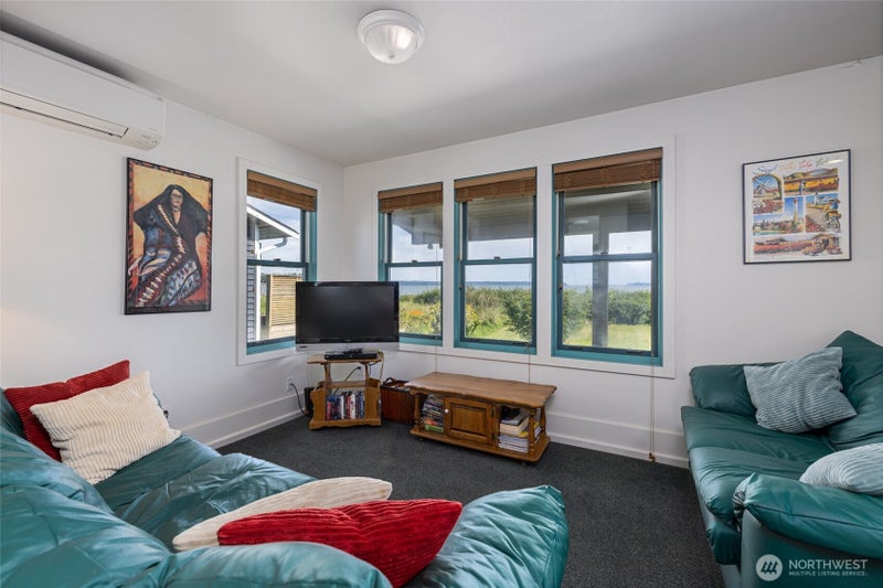 754 Livingston Bay Shore Drive