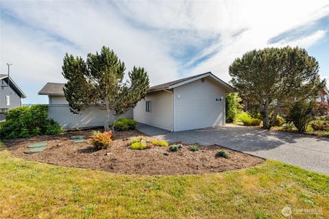 Photo of 754 Livingston Bay Shore Drive, Camano Island, WA 98282 (MLS # 2533333)