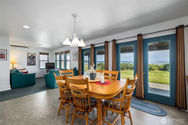 754 Livingston Bay Shore Drive