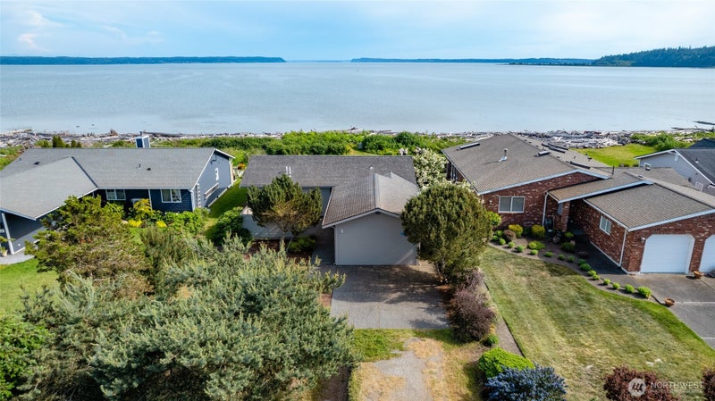 754 Livingston Bay Shore Drive