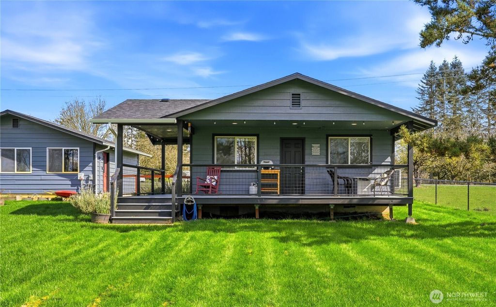 Photo of 8114 Riverview Road, Snohomish, WA 98290 (MLS # 2489564)