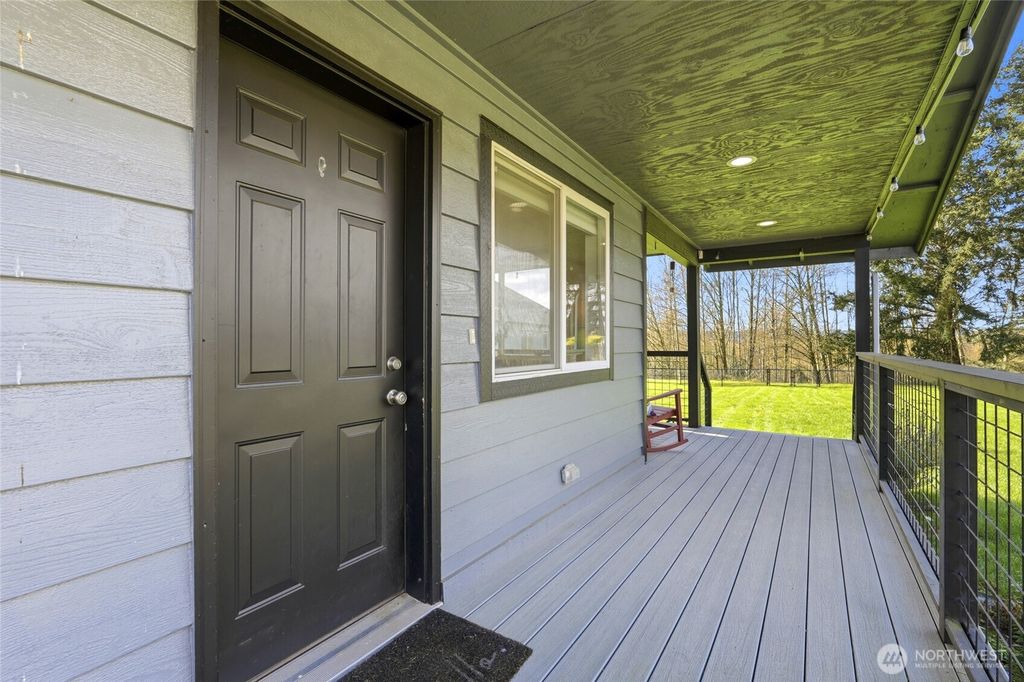 Photo of 8114 Riverview Road, Snohomish, WA 98290 (MLS # 2489564)