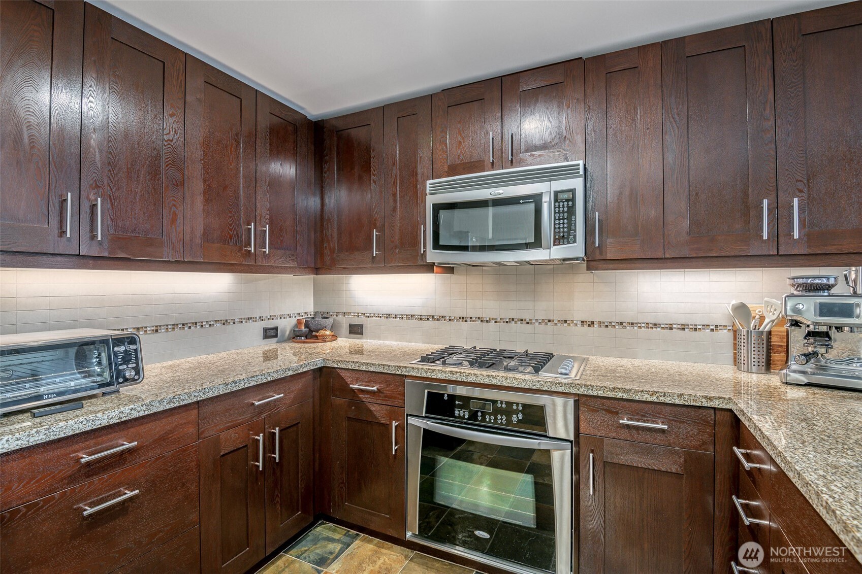 1515 Dock Street 402