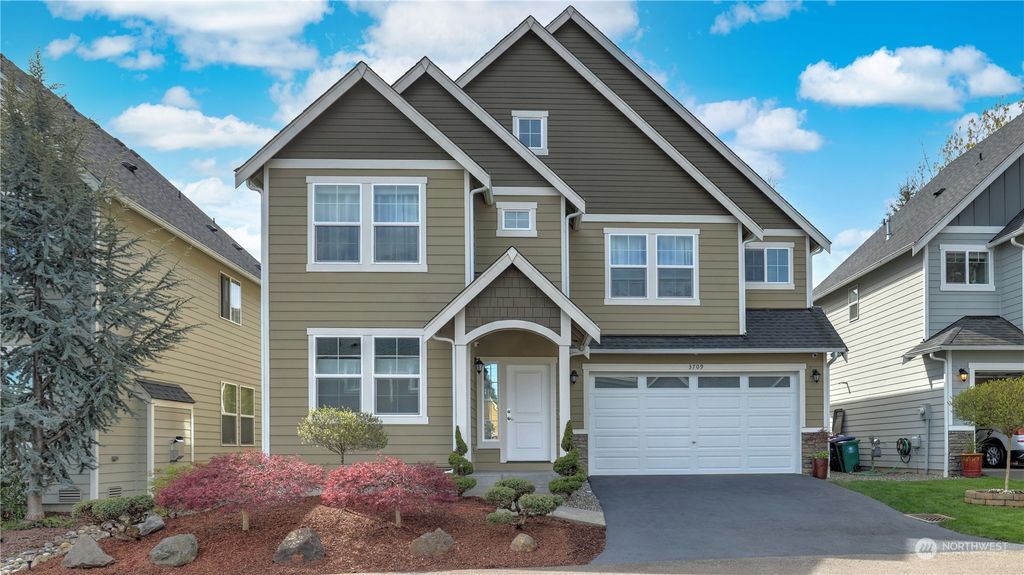 Photo of 3709 NE 14th Street, Renton, WA 98056 (MLS # 2060383)