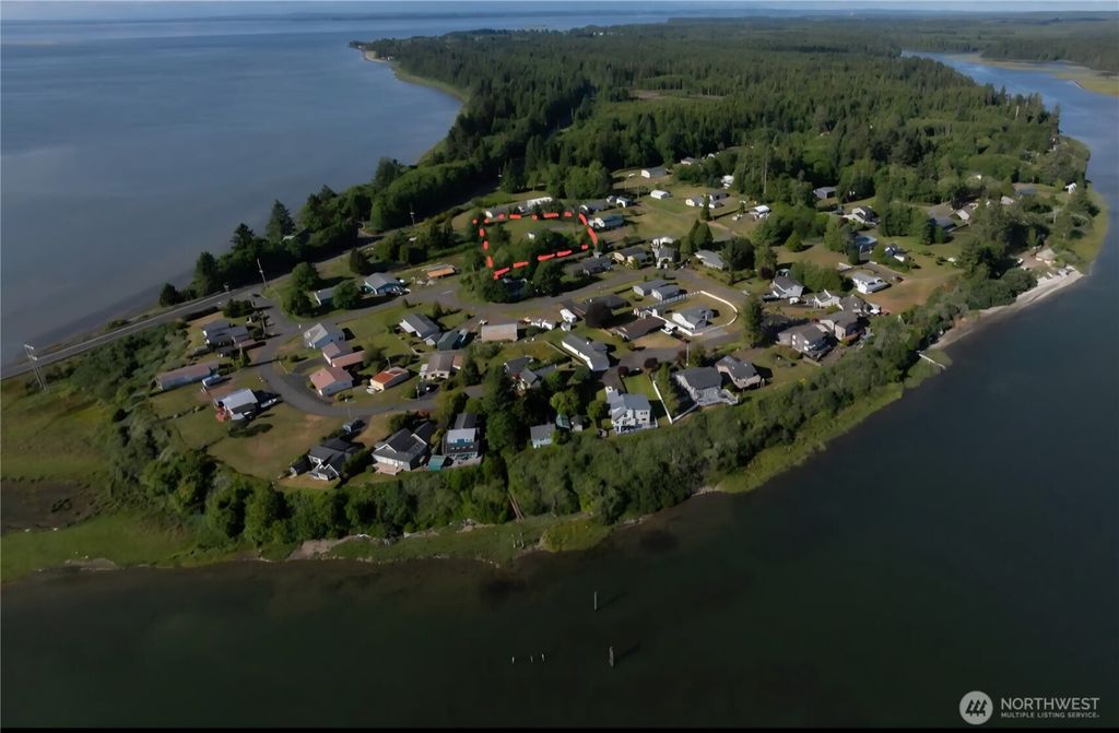 Photo of 33 Whalers Parcel B Street, Aberdeen, WA 98550 (MLS # 2458026)
