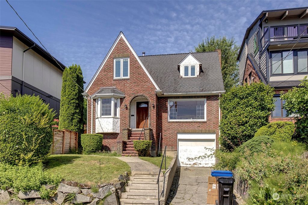 Photo of 811 33rd Avenue S, Seattle, WA 98144 (MLS # 2132803)