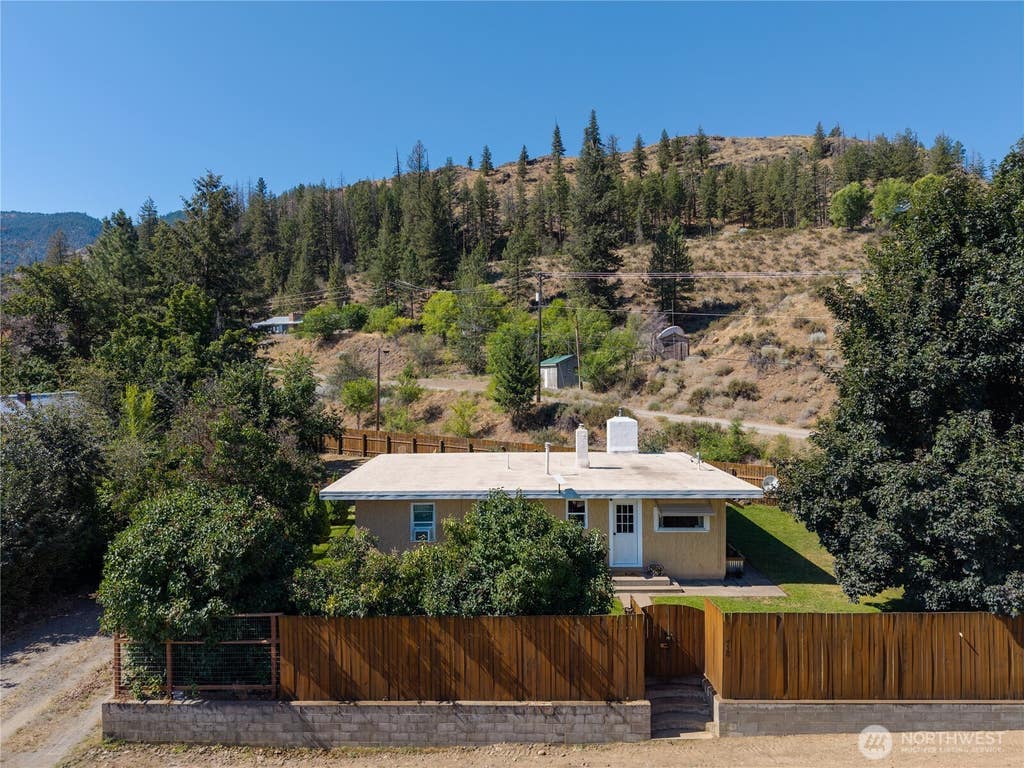 Photo of 658 Twisp-Carlton Road, Twisp, WA 98856 (MLS # 2556386)