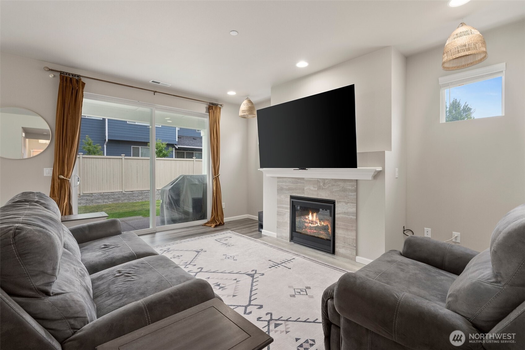 3115 Stephanie Loop NE