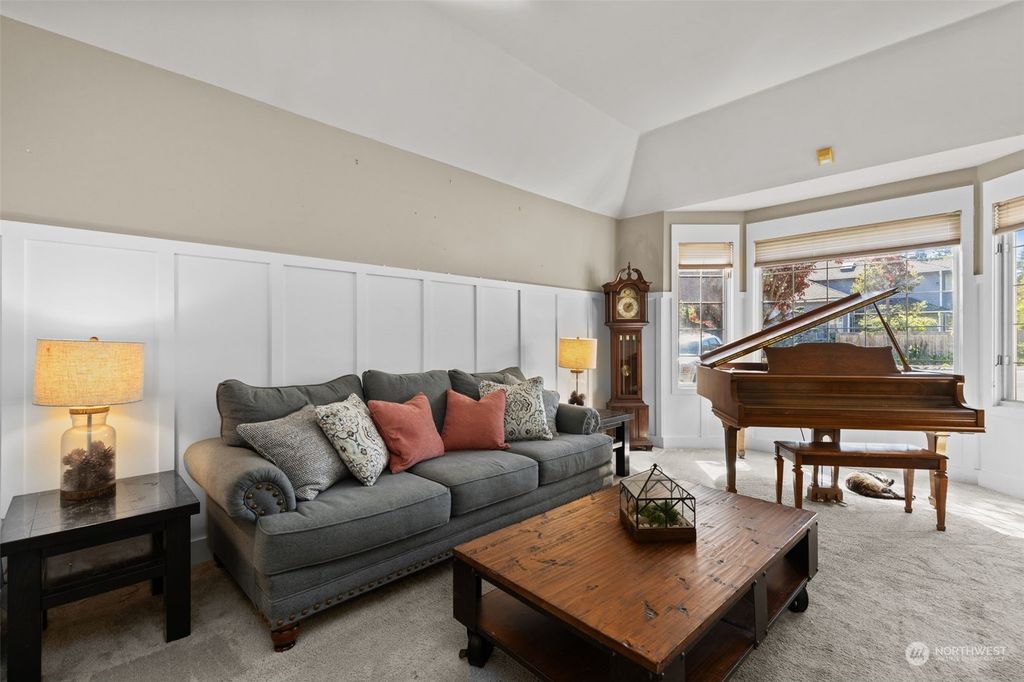 Photo of 32704 7th Avenue SW, Federal Way, WA 98023 (MLS # 2235948)