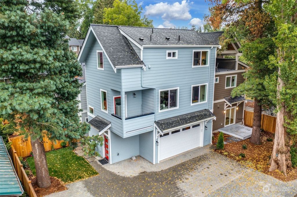 Photo of 7515 B 21st Avenue NE, Seattle, WA 98115 (MLS # 2148385)