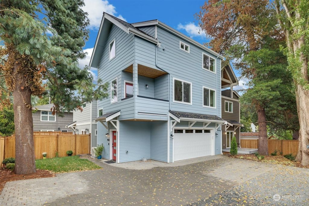 Photo of 7515 B 21st Avenue NE, Seattle, WA 98115 (MLS # 2148385)