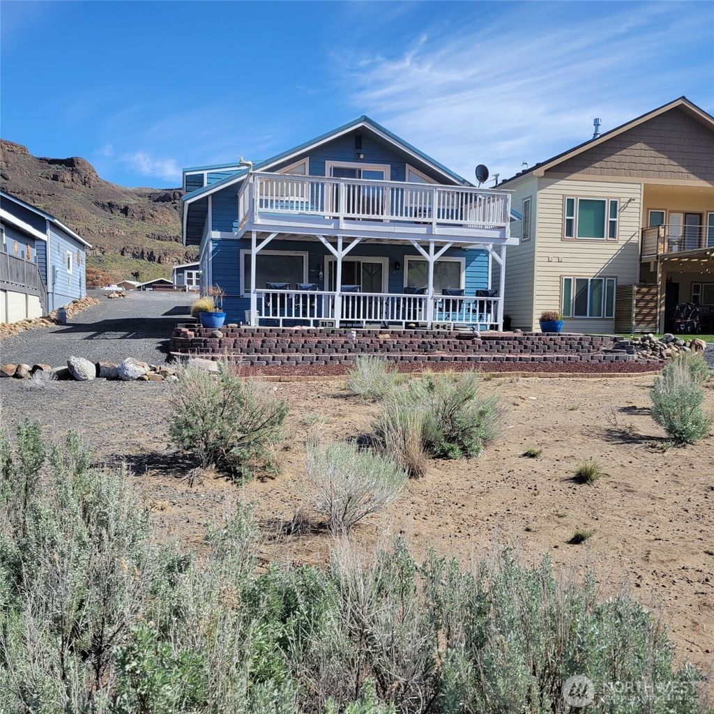 Photo of 958 River Drive SW, Quincy, WA 98848 (MLS # 2499938)