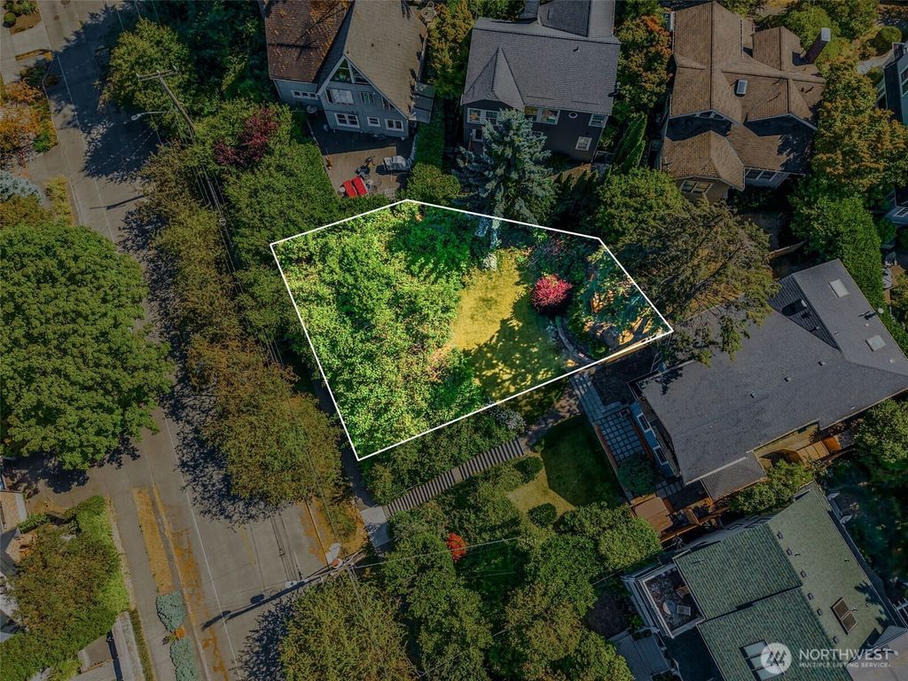 Photo of 3115 Fuhrman Avenue E, Seattle, WA 98102 (MLS # 2413952)