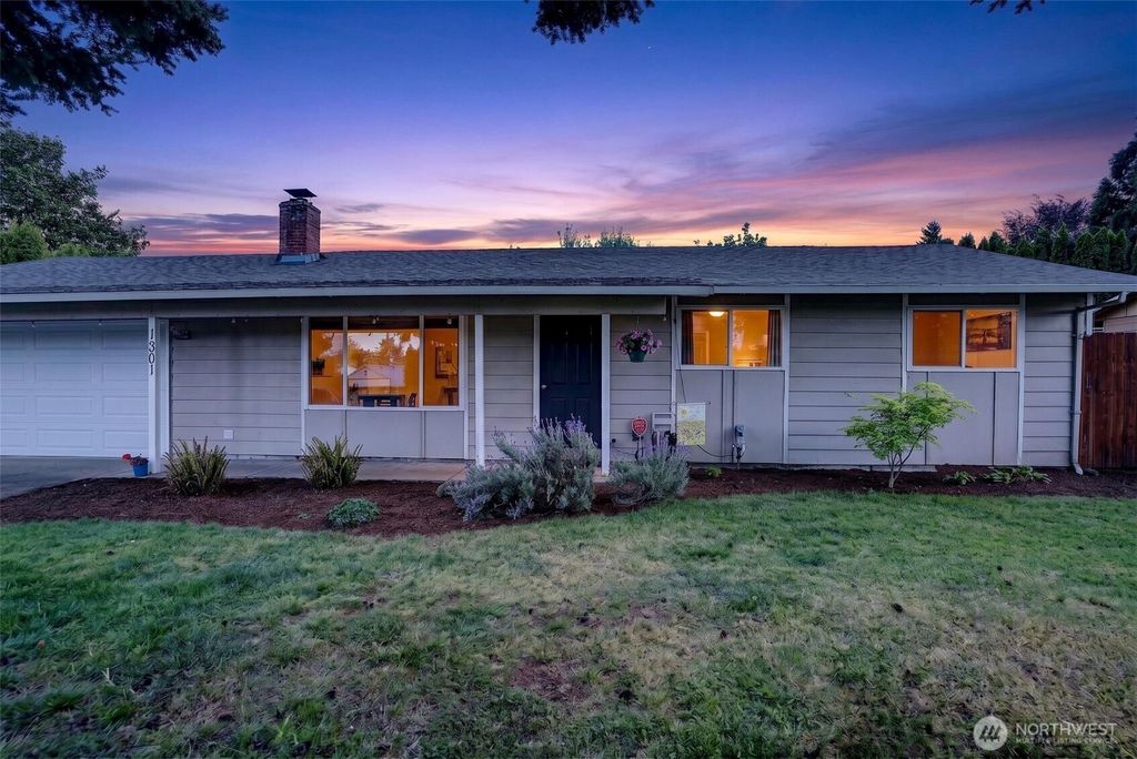 Photo of 1301 NW 102nd Street, Vancouver, WA 98685 (MLS # 2514860)