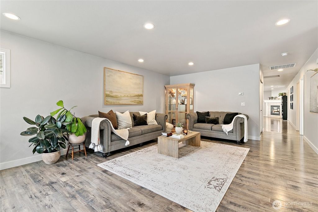 Photo of 33516 42nd Avenue S, Federal Way, WA 98001 (MLS # 2444695)