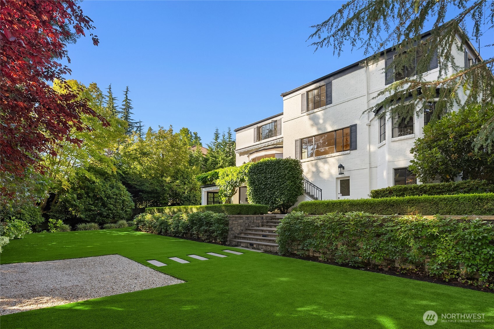 1960 Shenandoah Drive E