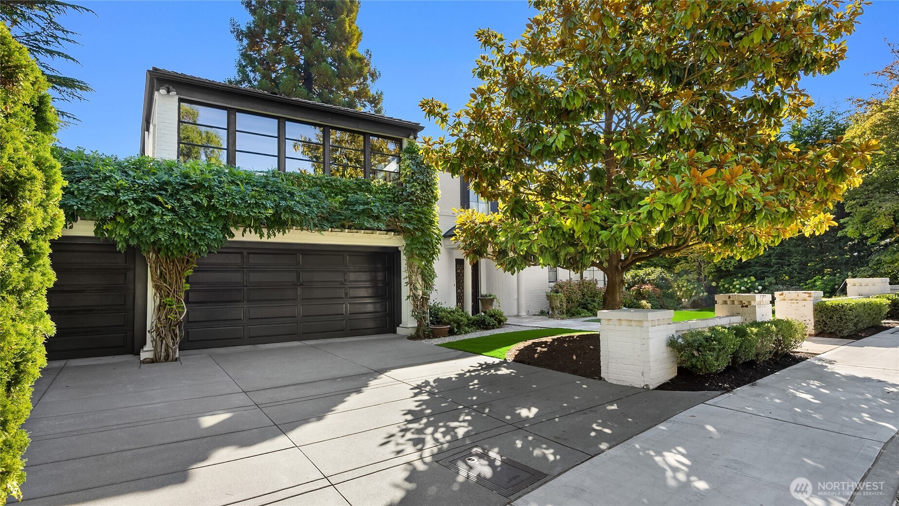 1960 Shenandoah Drive E