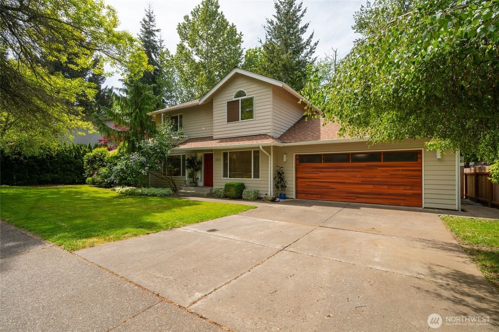 Photo of 1311 Clearbrook Drive, Bellingham, WA 98229 (MLS # 2518803)