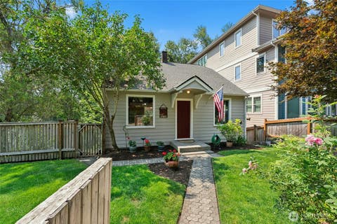 Photo of 18011 83rd Avenue NE, Kenmore, WA 98028 (MLS # 2571308)