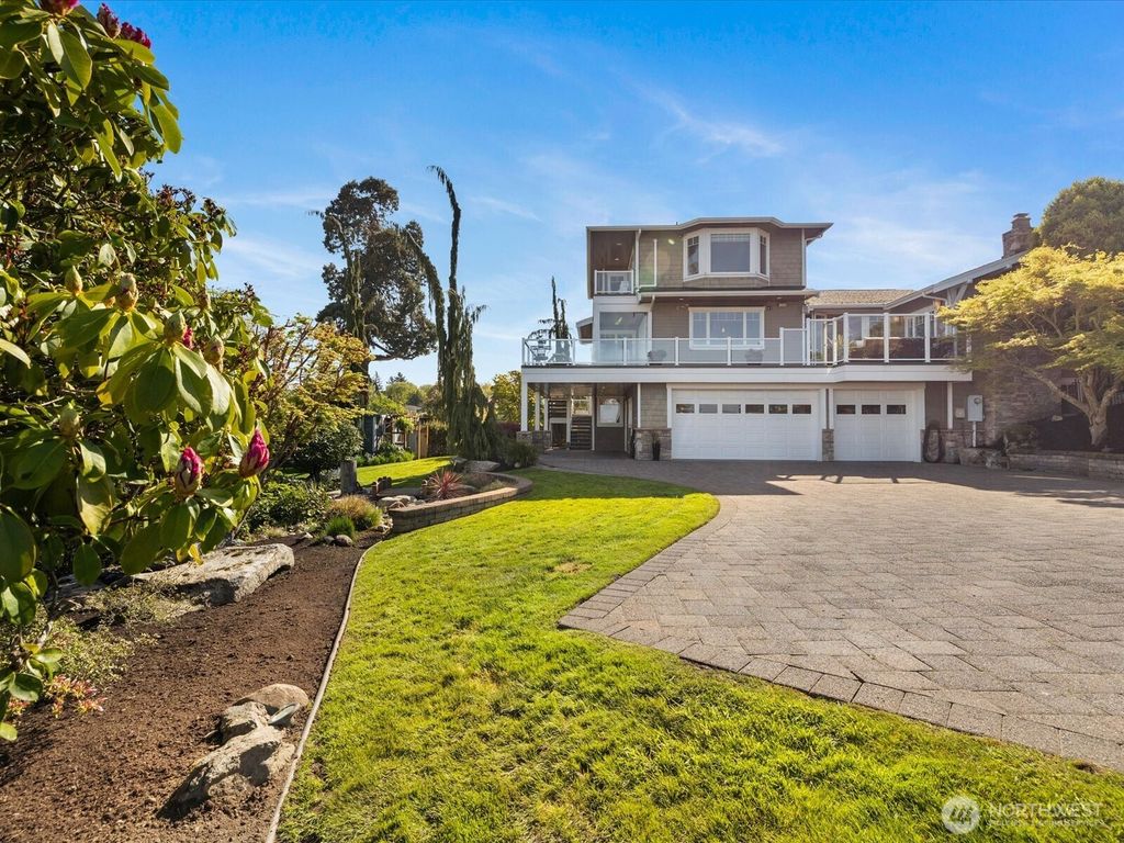 Photo of 603 Warren Avenue, Everett, WA 98201 (MLS # 2514951)