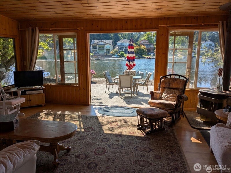 1111 Lake Sawyer Island