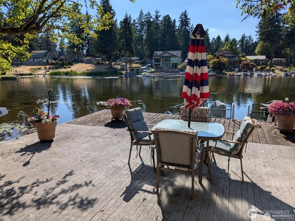 Photo of 1111 Lake Sawyer Island, Black Diamond, WA 98010 (MLS # 2477526)