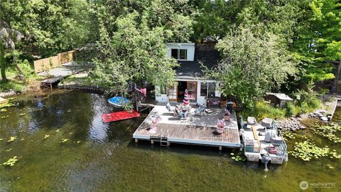 Photo of 1111 Lake Sawyer Island, Black Diamond, WA 98010 (MLS # 2477526)