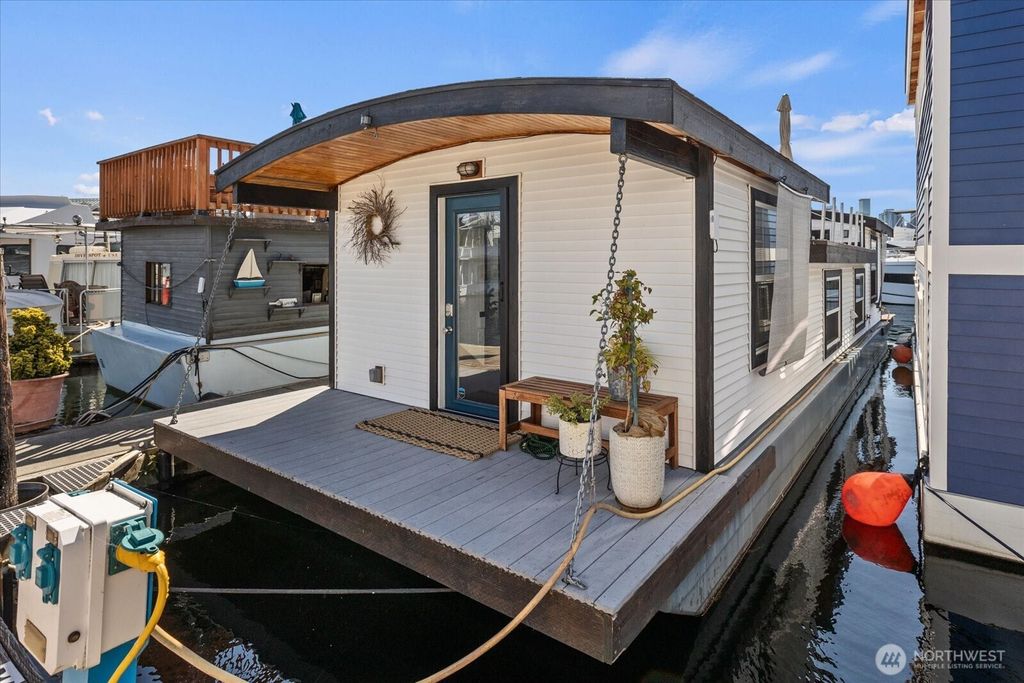 Photo of 1900 Westlake Avenue N #B11, Seattle, WA 98109 (MLS # 2425507)