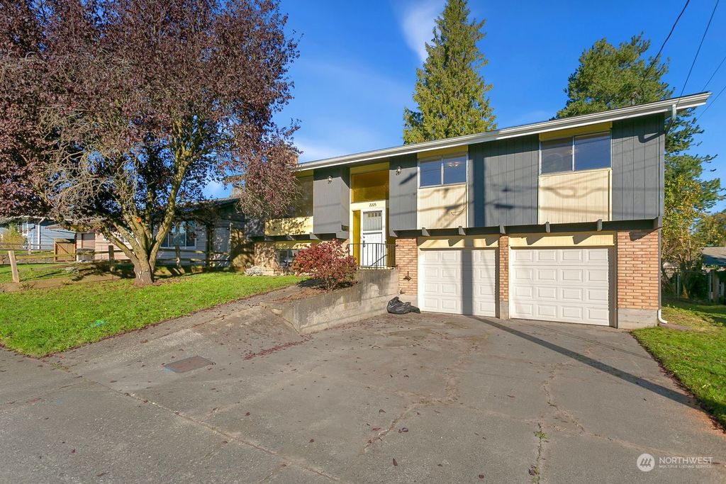 Photo of 2225 Jade Avenue, Everett, WA 98201 (MLS # 2174175)