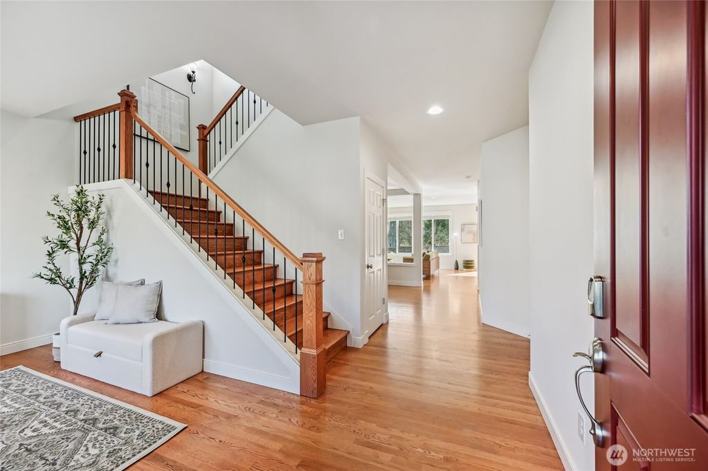 Photo of 23641 NE 15th Place, Sammamish, WA 98074 (MLS # 2349963)