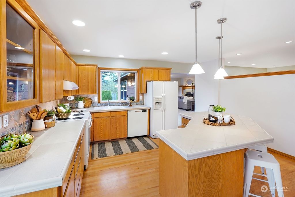 Photo of 9302 72nd Street SE, Snohomish, WA 98290 (MLS # 2208955)
