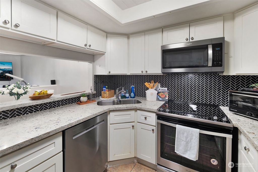 Photo of 2507 NE 4th Street #318, Renton, WA 98056 (MLS # 2175978)