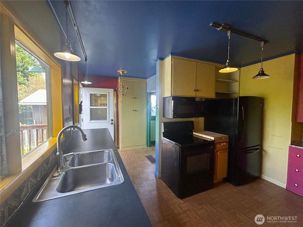 Photo of 725 Euclid Way, Centralia, WA 98531 (MLS # 2554719)