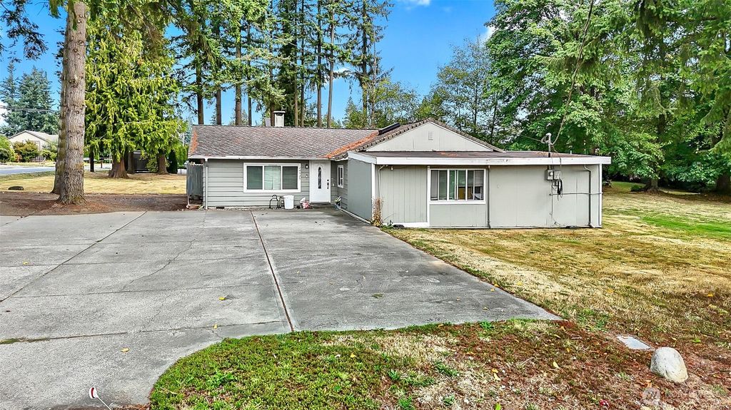 Photo of 14525 Ash Way, Lynnwood, WA 98087 (MLS # 2426663)