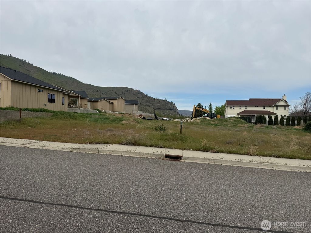 Photo of 1027 Crest Loop, Entiat, WA 98822 (MLS # 2516514)