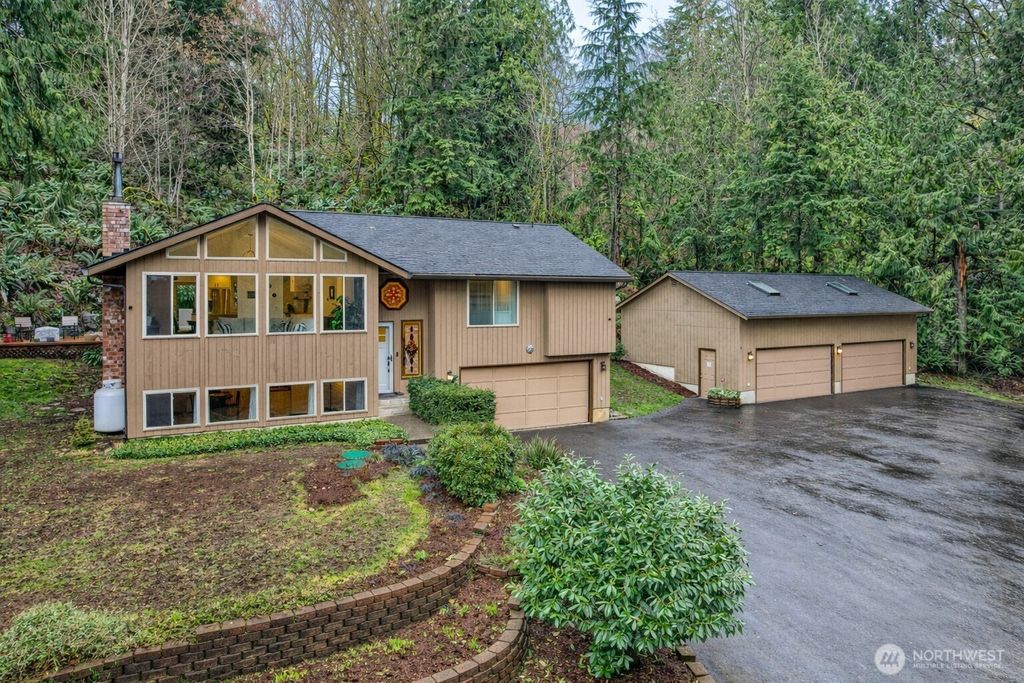 Photo of 38805 258th Avenue SE, Enumclaw, WA 98022 (MLS # 2493201)